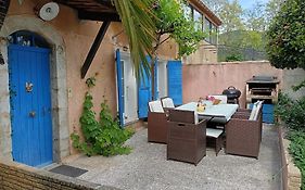 Aux 2 Cedres